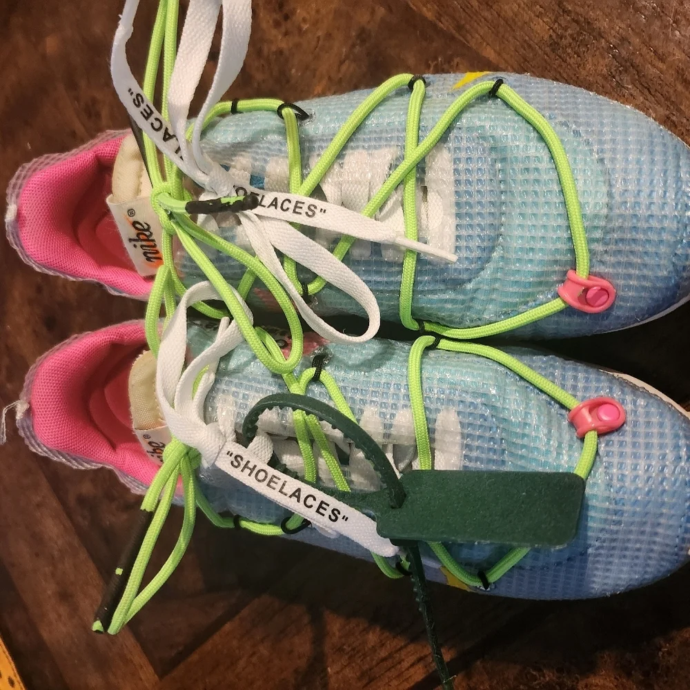 Off-White x Nike Zoom Vapor Street 